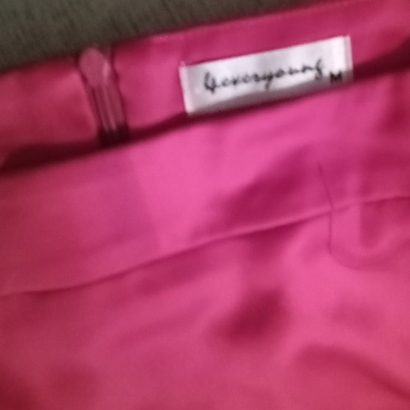 Satin skirt with pockets - Picture 3 of 3